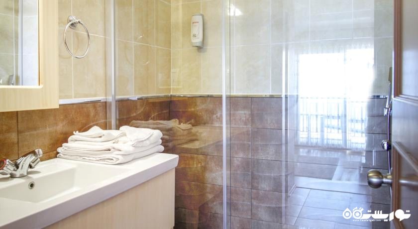 حمام و سرویس بهداشتی اتاق ها